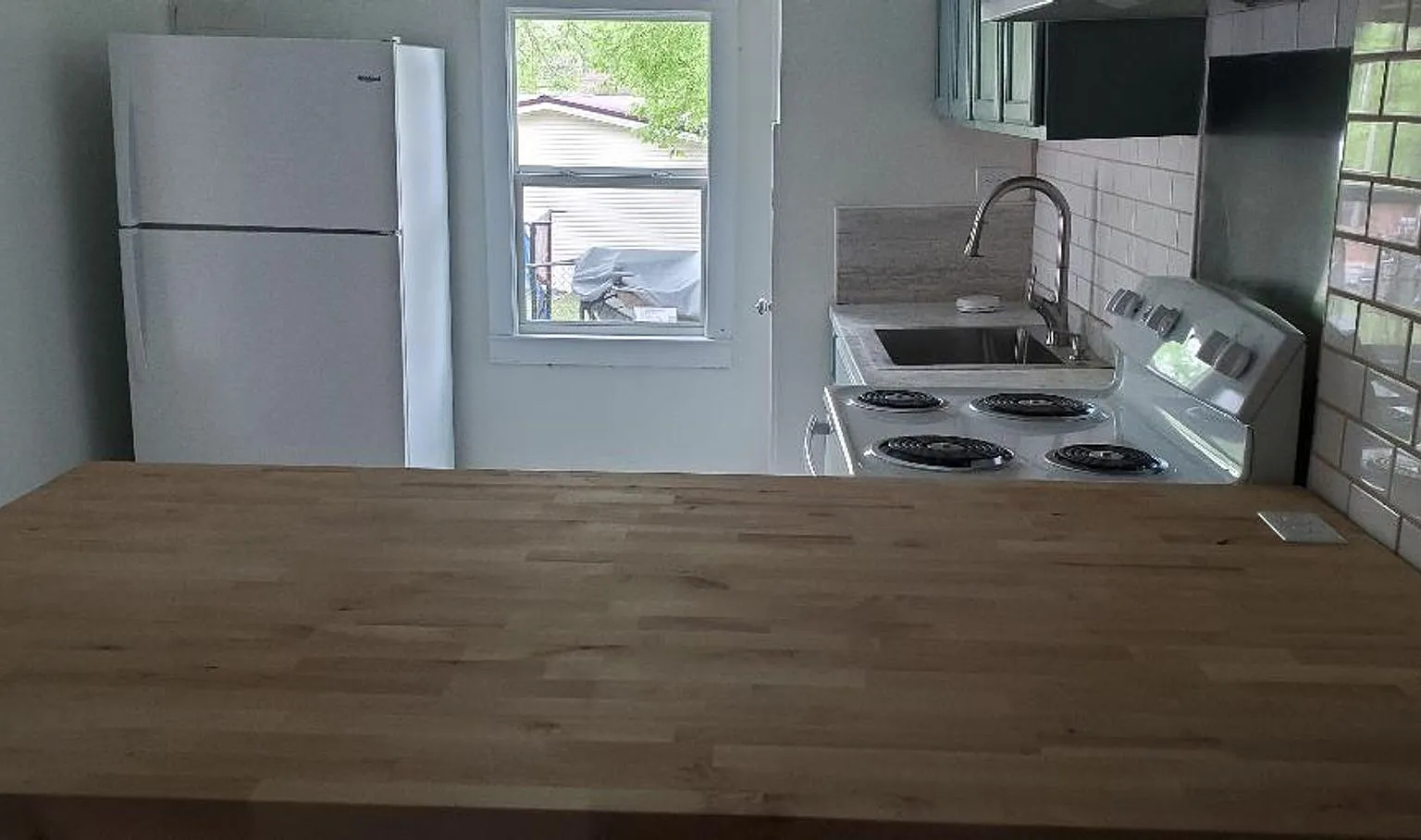 Available Now. $1100 Per Month. New Appliances And Updates!!2 Bedroom Rental Available In Columbia. — Photo 3