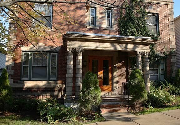 front view of 166-68 Pine St.