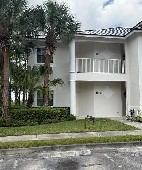 8906 Sandshot Ct #B — Photo 2