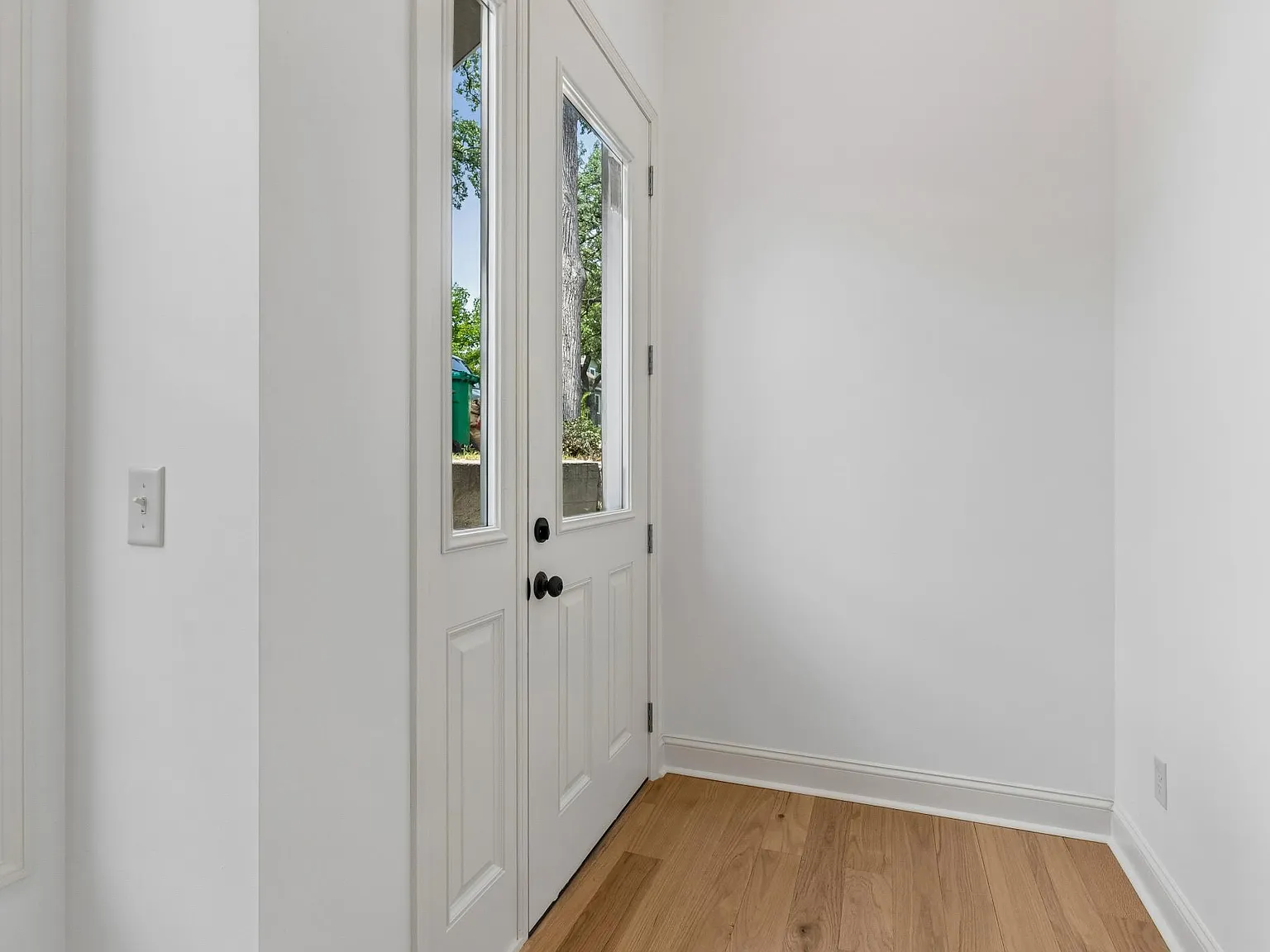 2 bed, 1658 sqft, $4,840 — Photo 2
