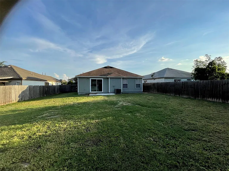 2911 Donnell Dr — Photo 15