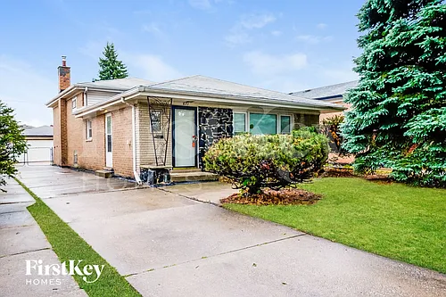 671 Saginaw Ave Photo 1