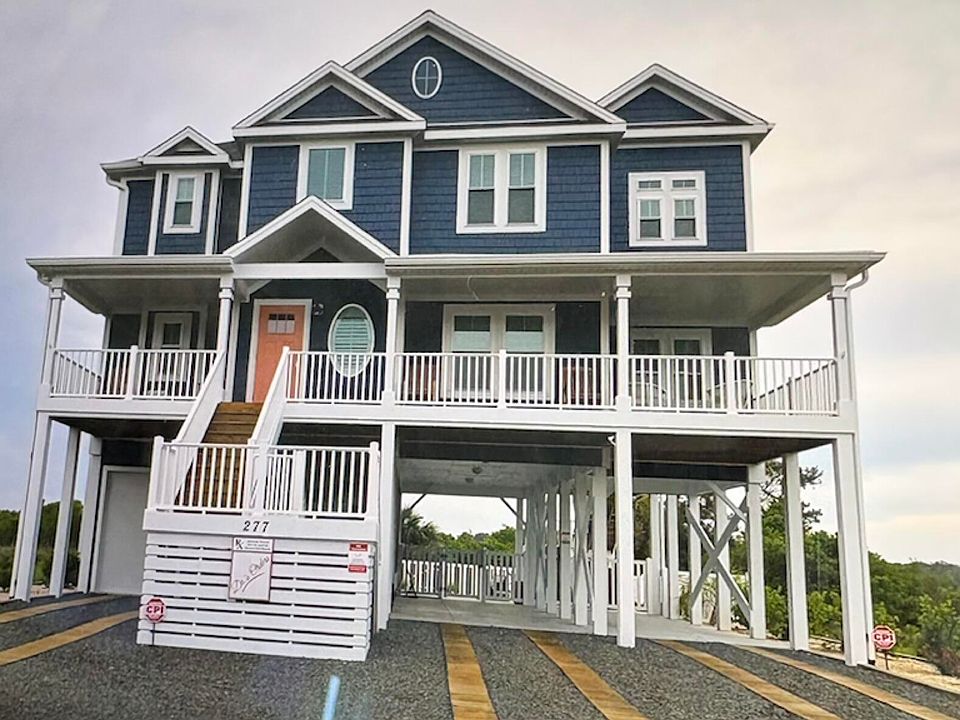 2nd image of 211 Grandview Drive
