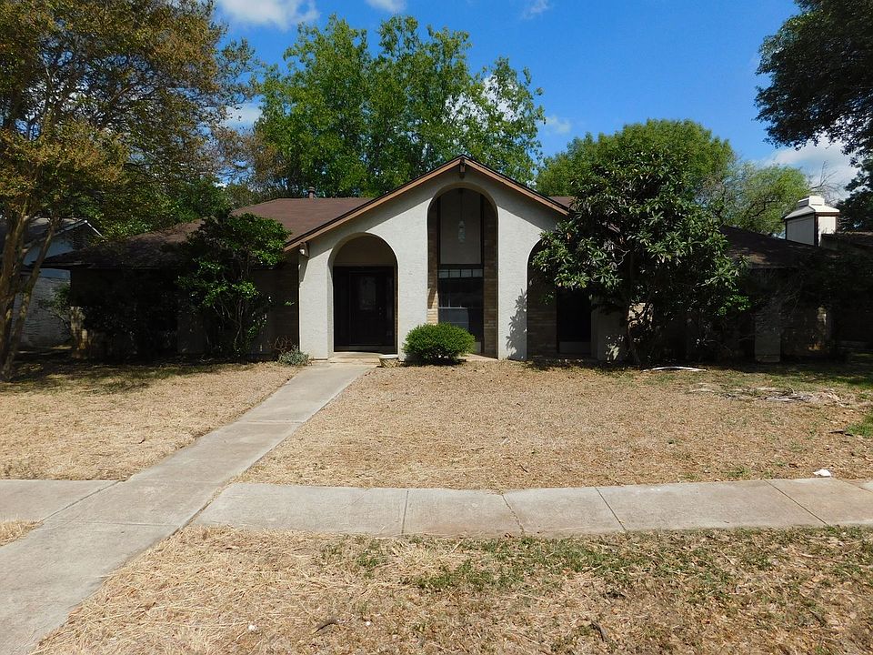 1st image of 13726 Castle Grove Dr