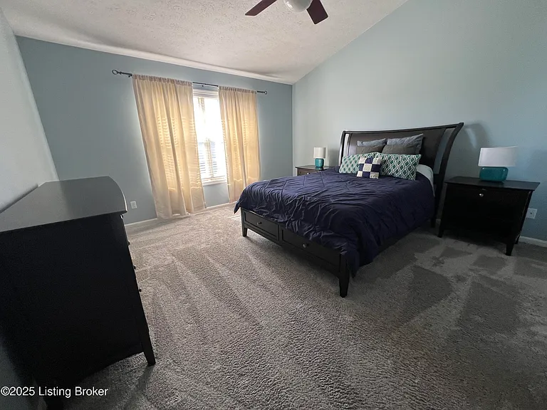 9216 Newbury Ct — Photo 13