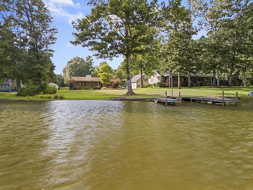 1st image of 223 Cove Rd
