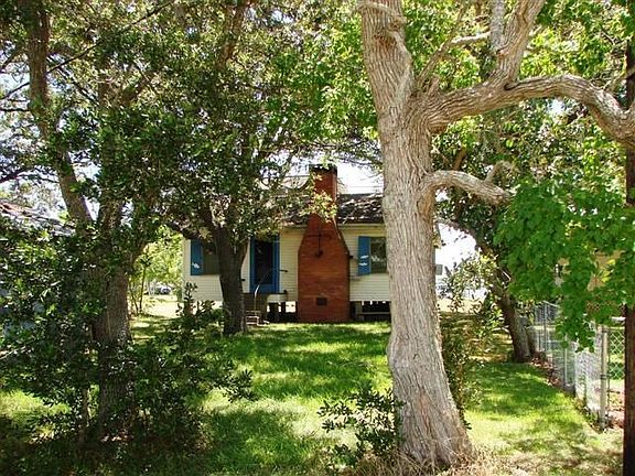 2nd image of 419 Bayou Dr