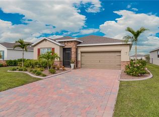3122 Amadora Cir, Cape Coral, FL 33909