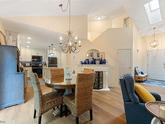 4th image of 313 Westberry Cir
