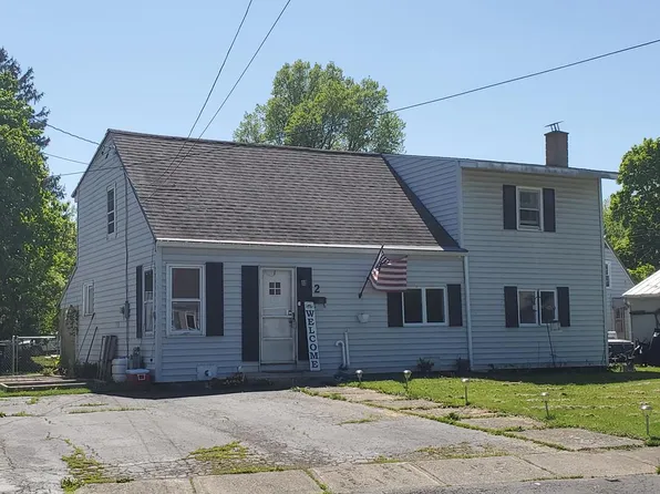 2 Circuit Dr, Elmira, NY 14904