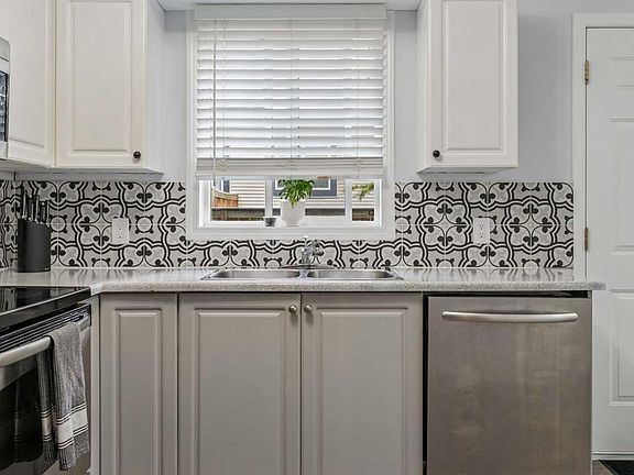 4th image of 123 W Stonemere Pl