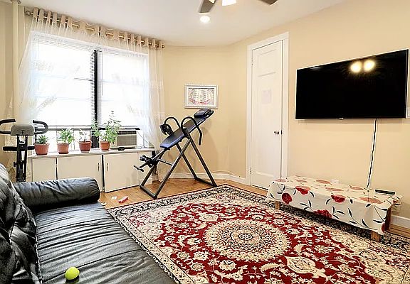 4th image of 1402 W 4th St APT E6