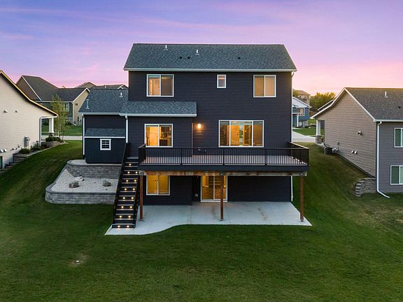 3rd image of 855 Towne Dr NE