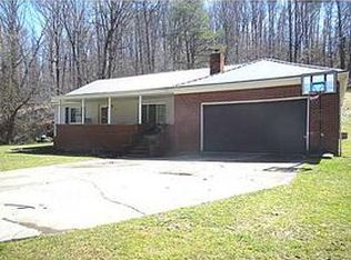 1605 Bills Creek Rd, Winfield, WV 25213