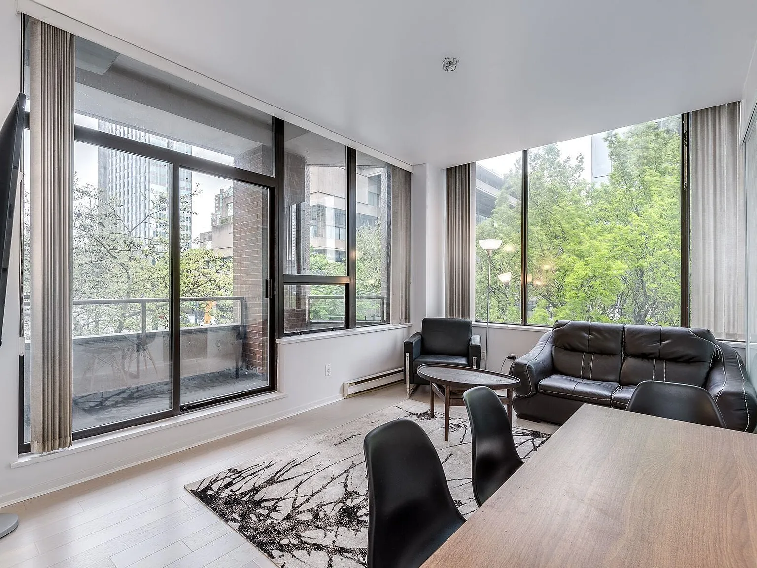 2 bed, 600 sqft, $2,990 — Photo 3