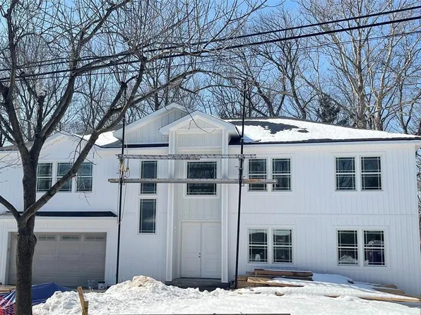 405 Valley Rd, River Edge, NJ 07661