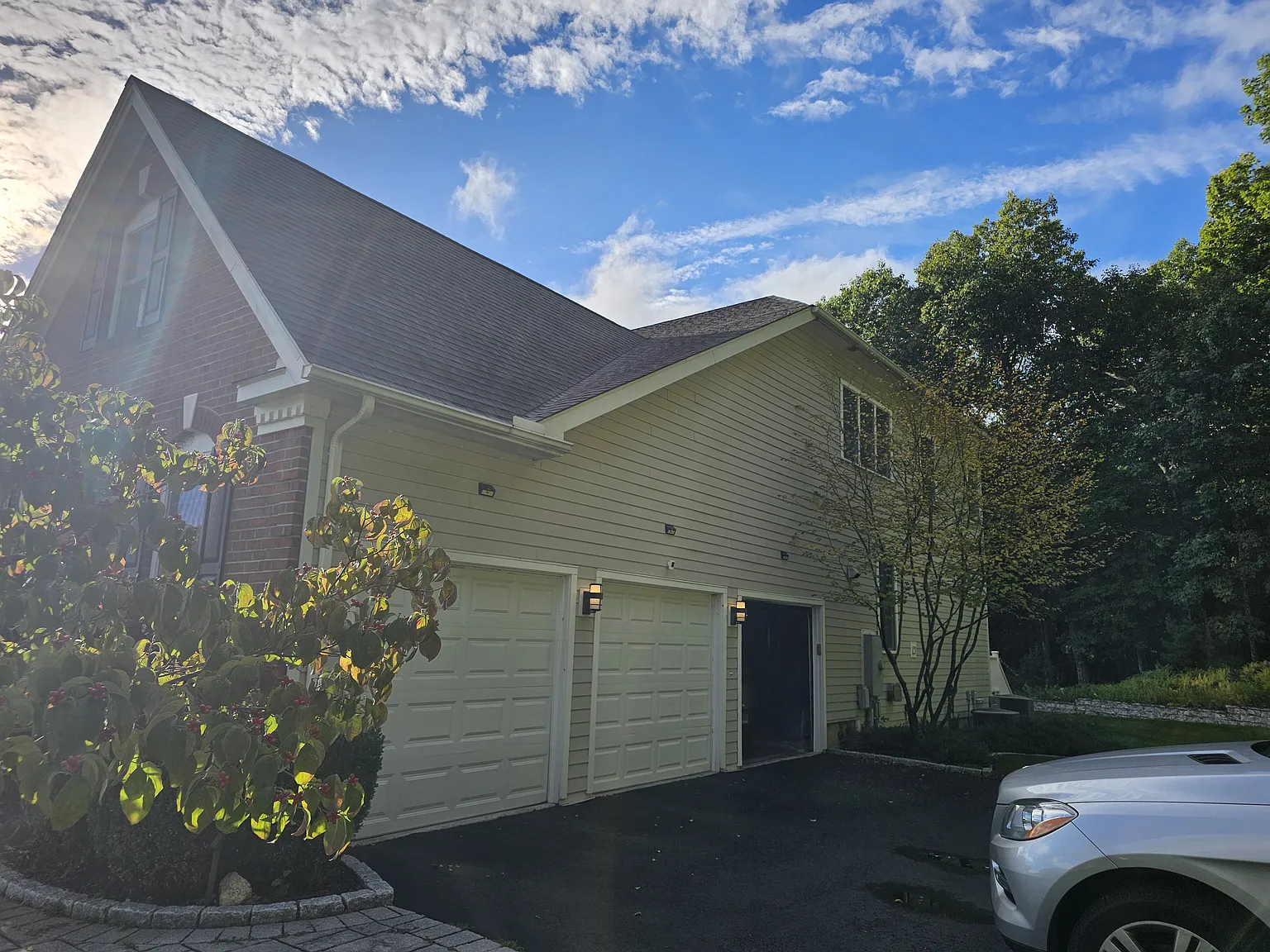 5 bed, 4.5 bath, 6000 sqft, $8,000 — Photo 3