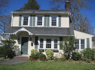 16 Richelieu Rd, Scarsdale, NY 10583