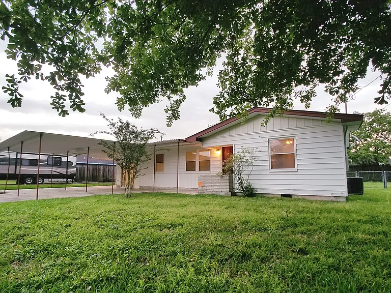 3310 Marvin Rd — Photo 2