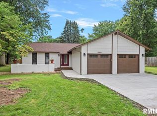 13861 Linn Dr, Athens, IL 62613