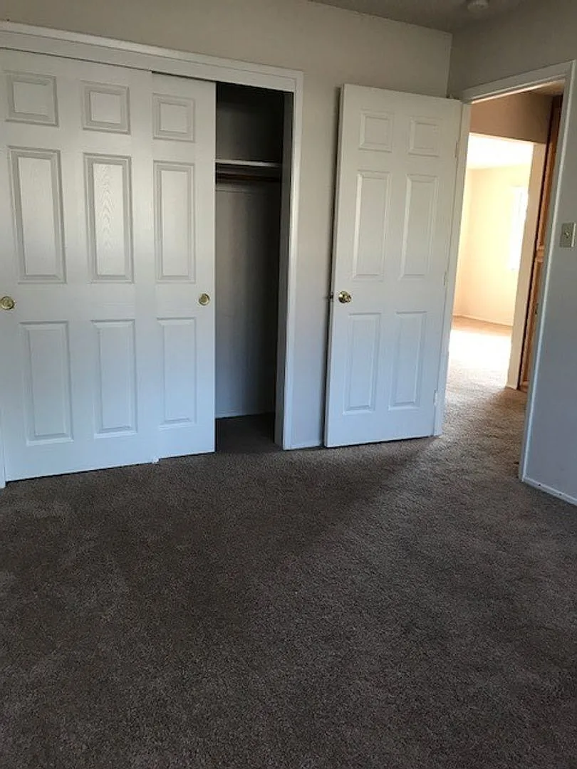 Building Photo - 203-205 E Electric St #207