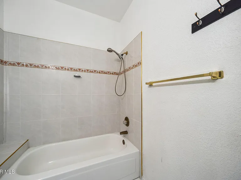 11648 Lake Erie Dr — Photo 15