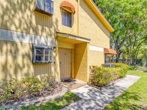 3095 N Oakland Forest Dr APT 104, Oakland Park, FL 33309