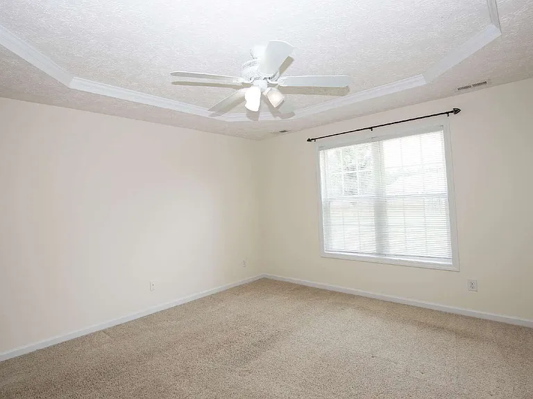 106 Harvest Ln — Photo 32