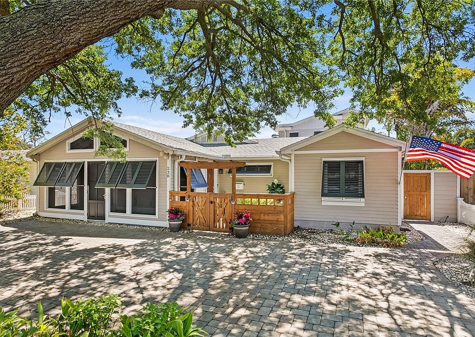 1st image of 238 40TH AVENUE NE