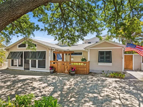 238 40th Ave NE, Saint Petersburg, FL 33703