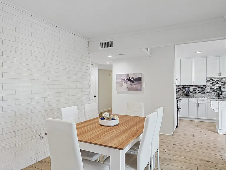 5632 Terry St — Photo 7
