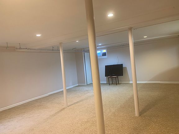 5th image of 178 Ronni Dr