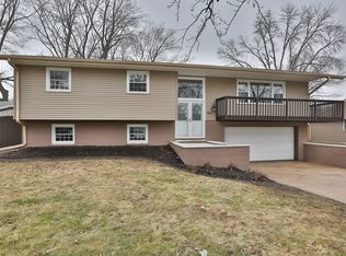 816 W 66th Pl, Merrillville, IN 46410