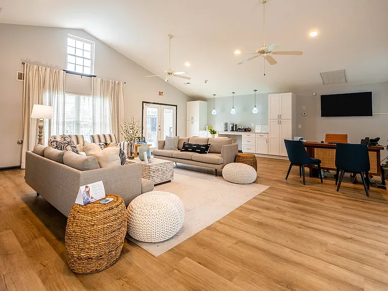 Deerbrook Apartments — Photo 15
