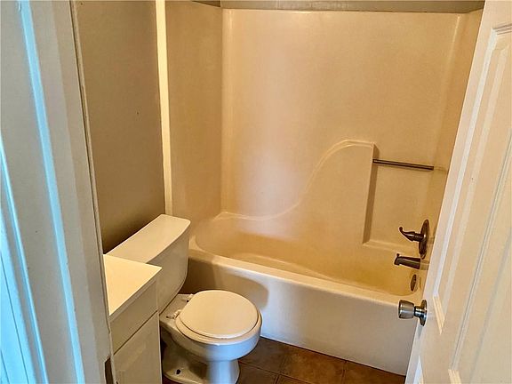 5th image of 1503 Parkview Blvd #1503