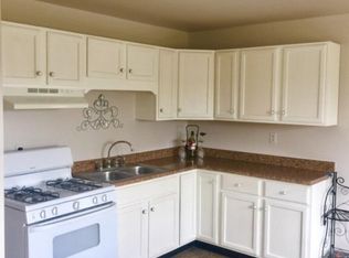 669 7th St, Henderson, KY 42420