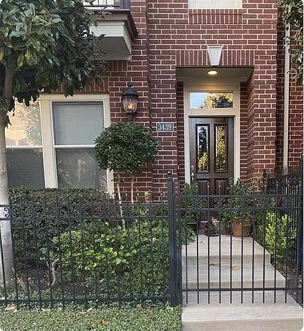 3439 Howell St Photo 1