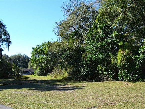2nd image of 180 Willow Oak Ln