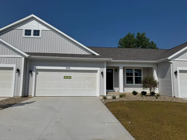 1535 N Village Cir, Kalamazoo, MI 49009