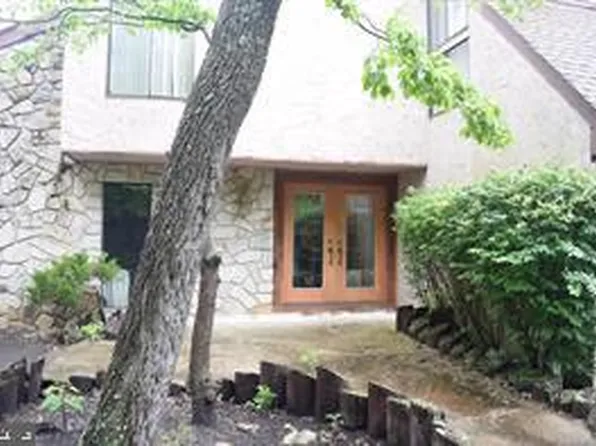 50 Woodhurst Dr, Voorhees, NJ 08043