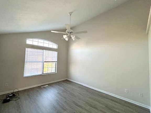 5th image of 5550 Village Psge