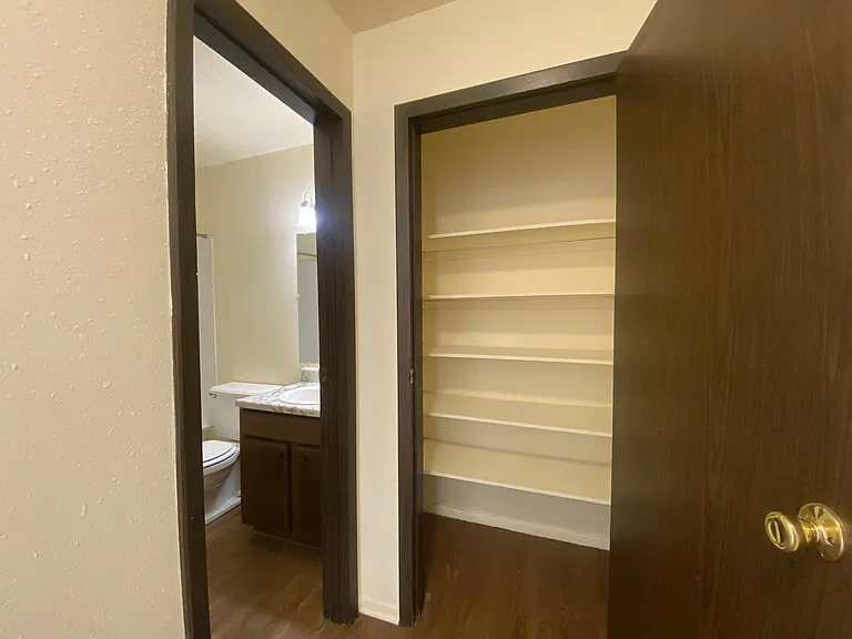 Kimberly Club Apartments — Photo 119