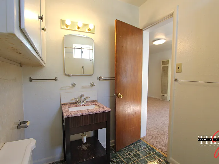 1011 E B St #2 — Photo 5