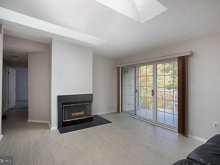 34 Chambord Ct — Photo 5