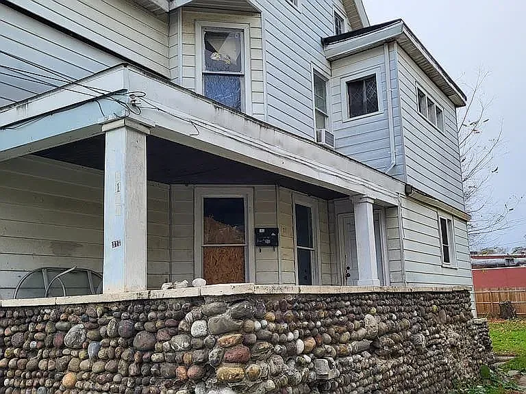 317 Catherine St