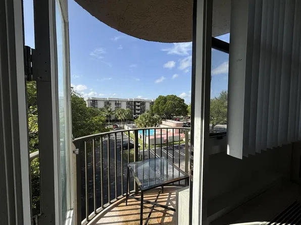 2771 Riverside Dr APT 403-A, Coral Springs, FL 33065