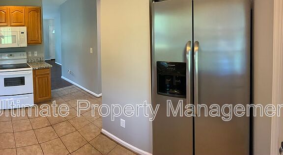 3rd image of 3913 Wilshire Blvd #New