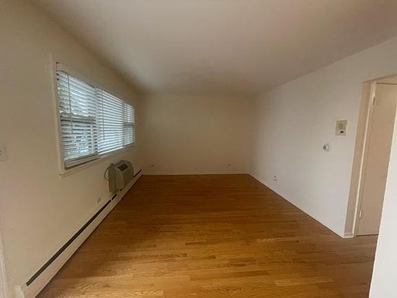 2nd image of 4436 N Wolcott Ave #1D