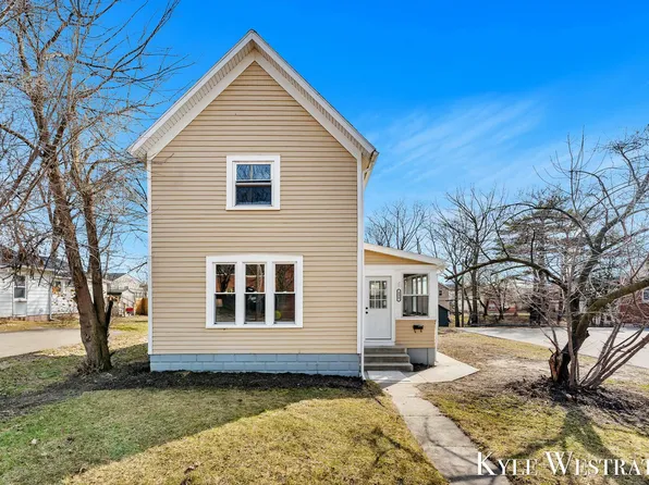 236 Leonard St NE, Grand Rapids, MI 49503
