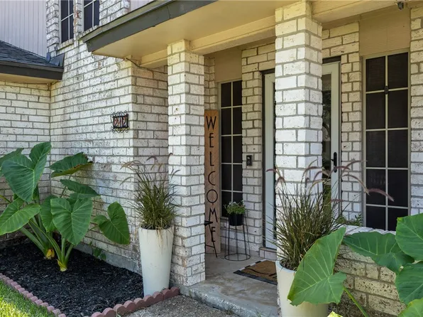 212 San Saba Dr, Portland, TX 78374